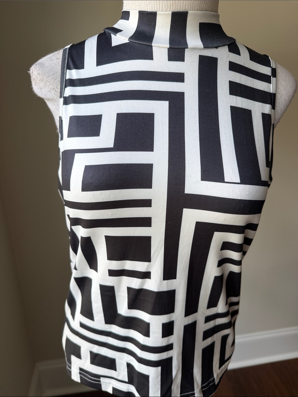 Black & White Geometric Sleeveless Dress